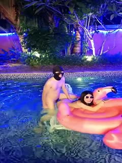 伊人不卡久久大香线蕉综合影院-预告片手机在线看片